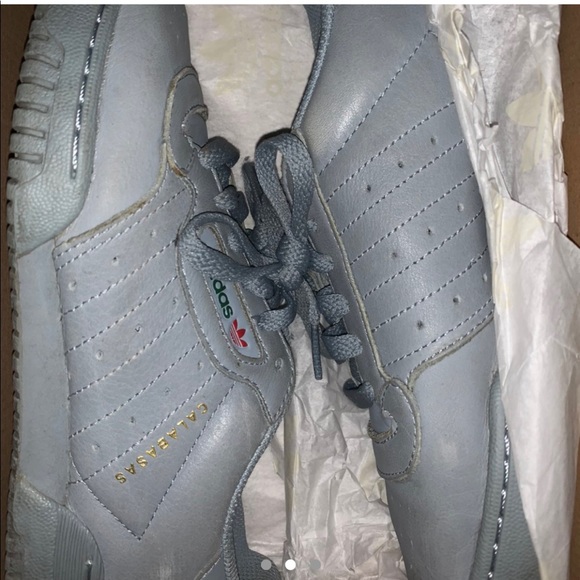 ❌❌SOLD❌❌Yeezy power phase - Picture 2 of 3